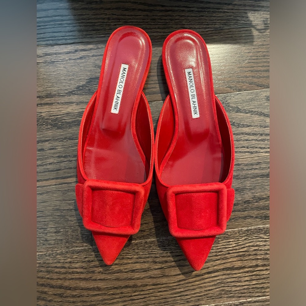 New Manolo Blahnik Maysale Red Suede Buckle Flat Size 38 / 8 US - Picture 6 of 7